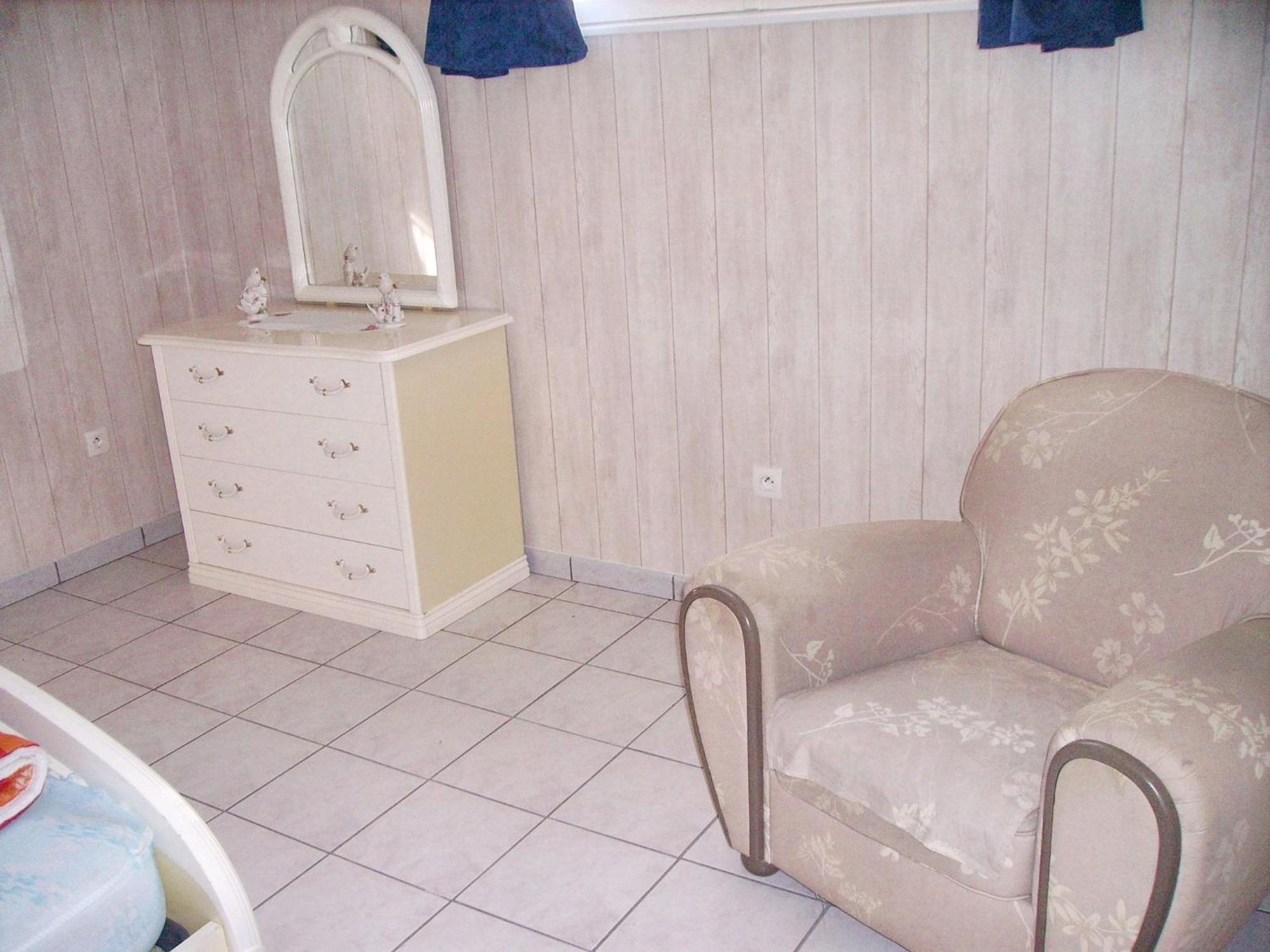 Appartement Charmant A Breuillet Avec Jardin Spacieux 外观 照片